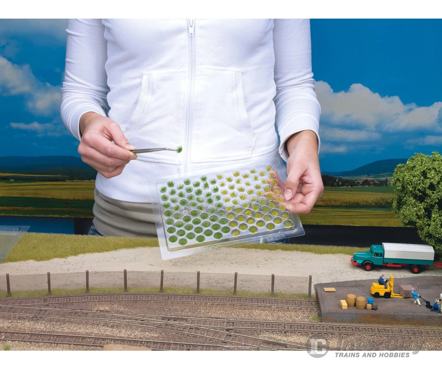 Noch 07009 HO, N, Z Grass Tufts 6 Noch 07009 HO, N, Z Grass Tufts - Image 4